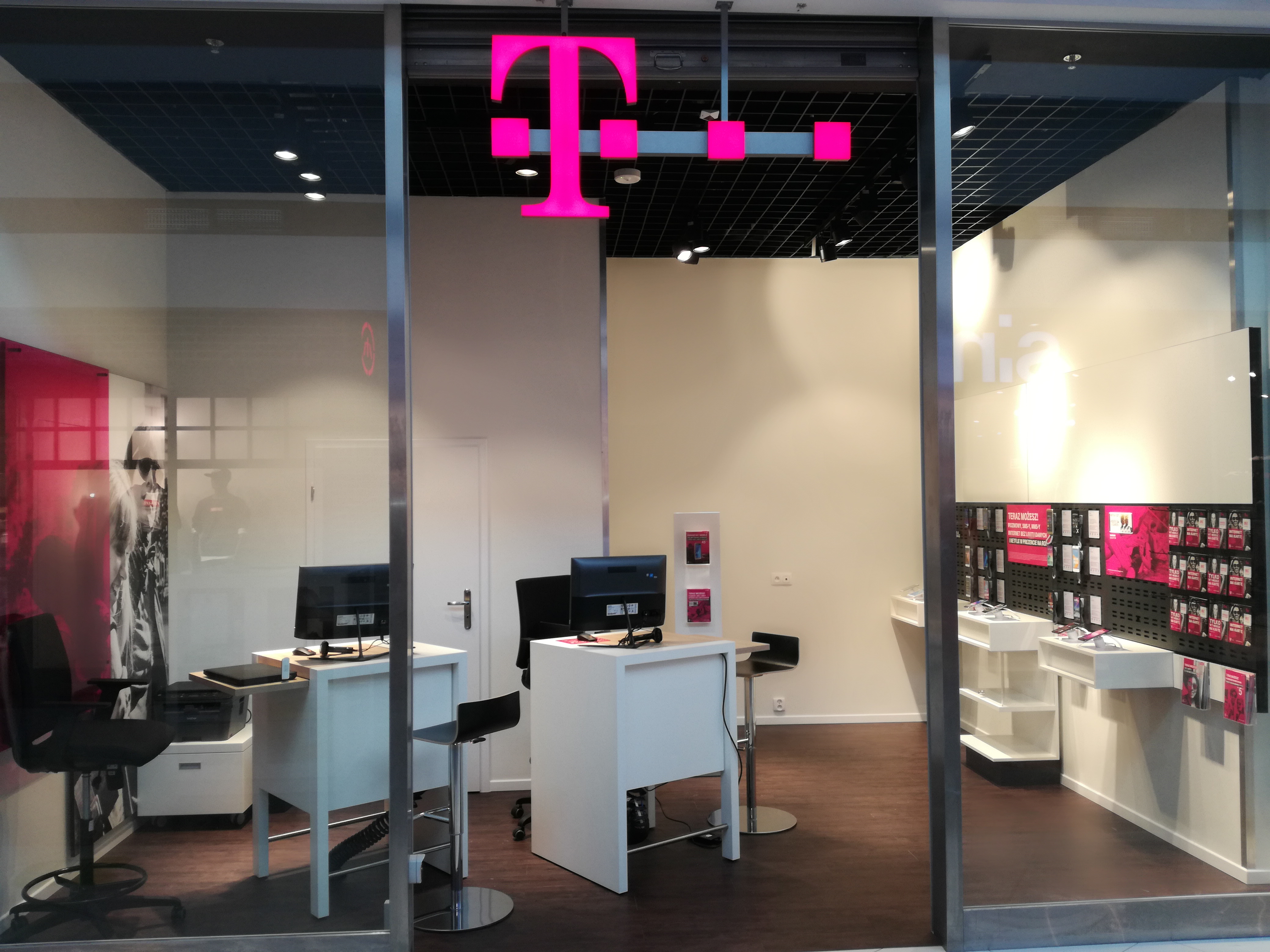 Campione Equipaggio Nellentroterra Salon T Mobile Elezione Leeds Longitudine